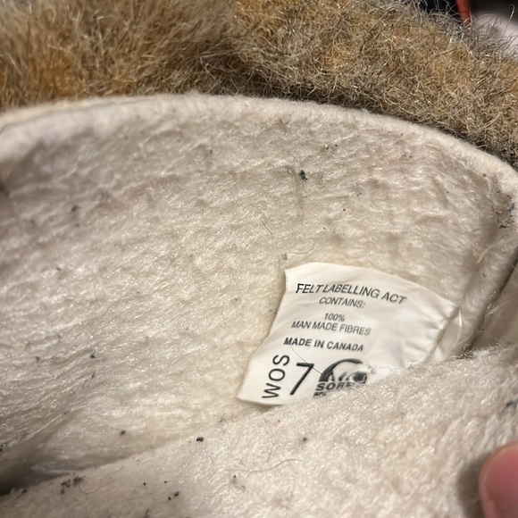 Very Warm, Very comfy Sorel winter boots - Picture 2 of 4